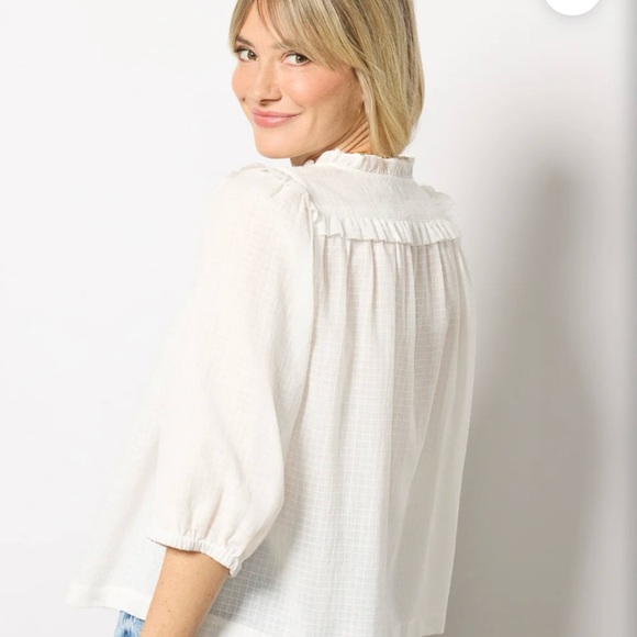 Evereve Quarter Sleeve Crochet Blouse. White, Mandarin collar. Size small. NWT. - Picture 4 of 6